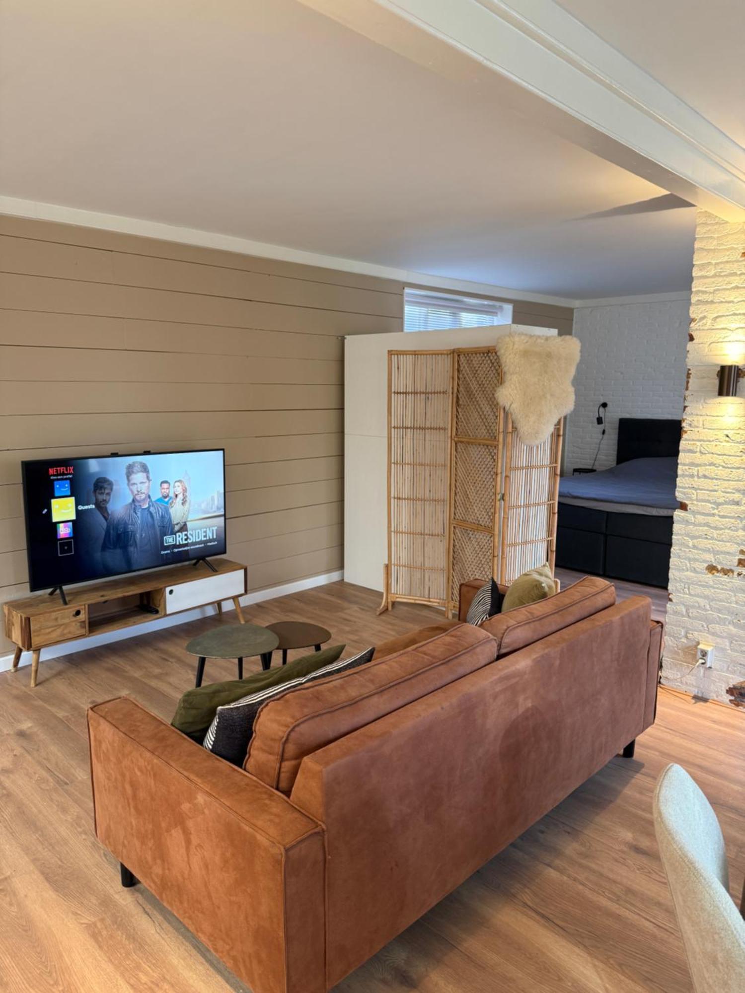 Spacious 70M2 Apartment In City Centre With Lovely Terrace アルクマール エクステリア 写真